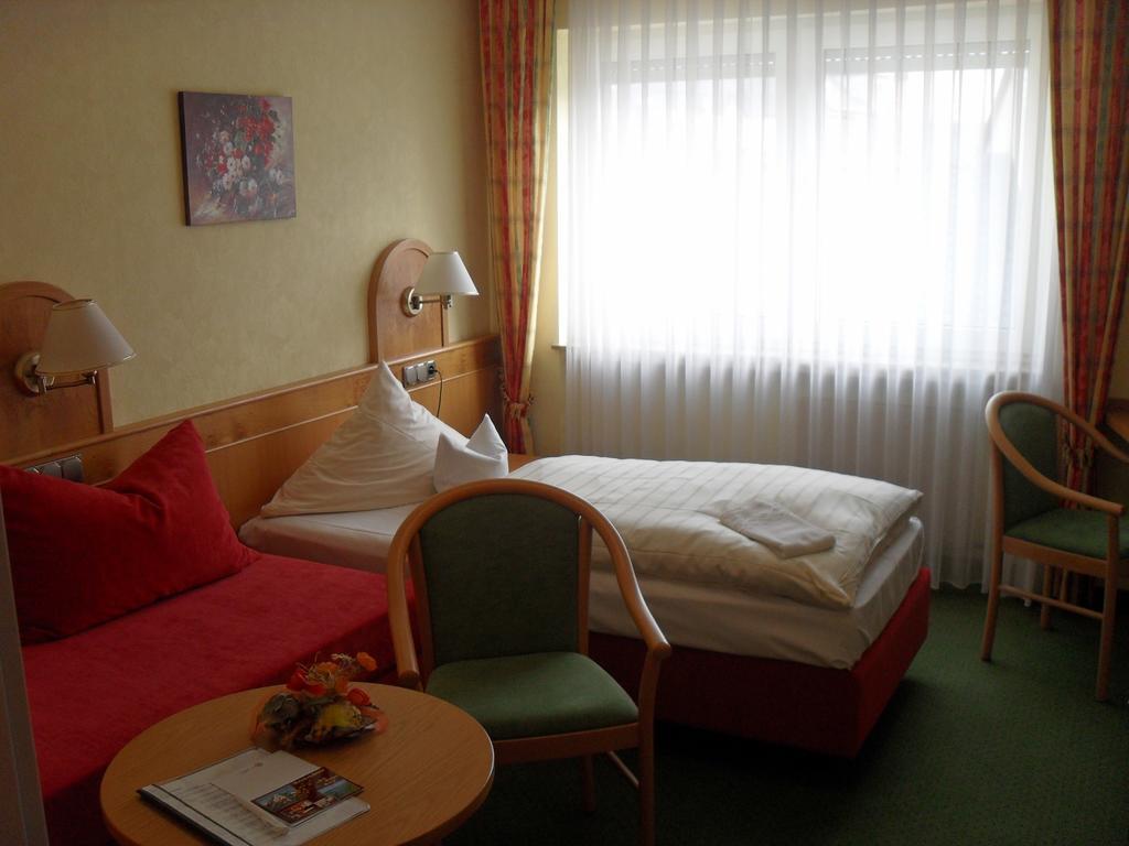 Hotel Reichsschenke Zum Ritter Gotz "Garni" Kröv Oda fotoğraf