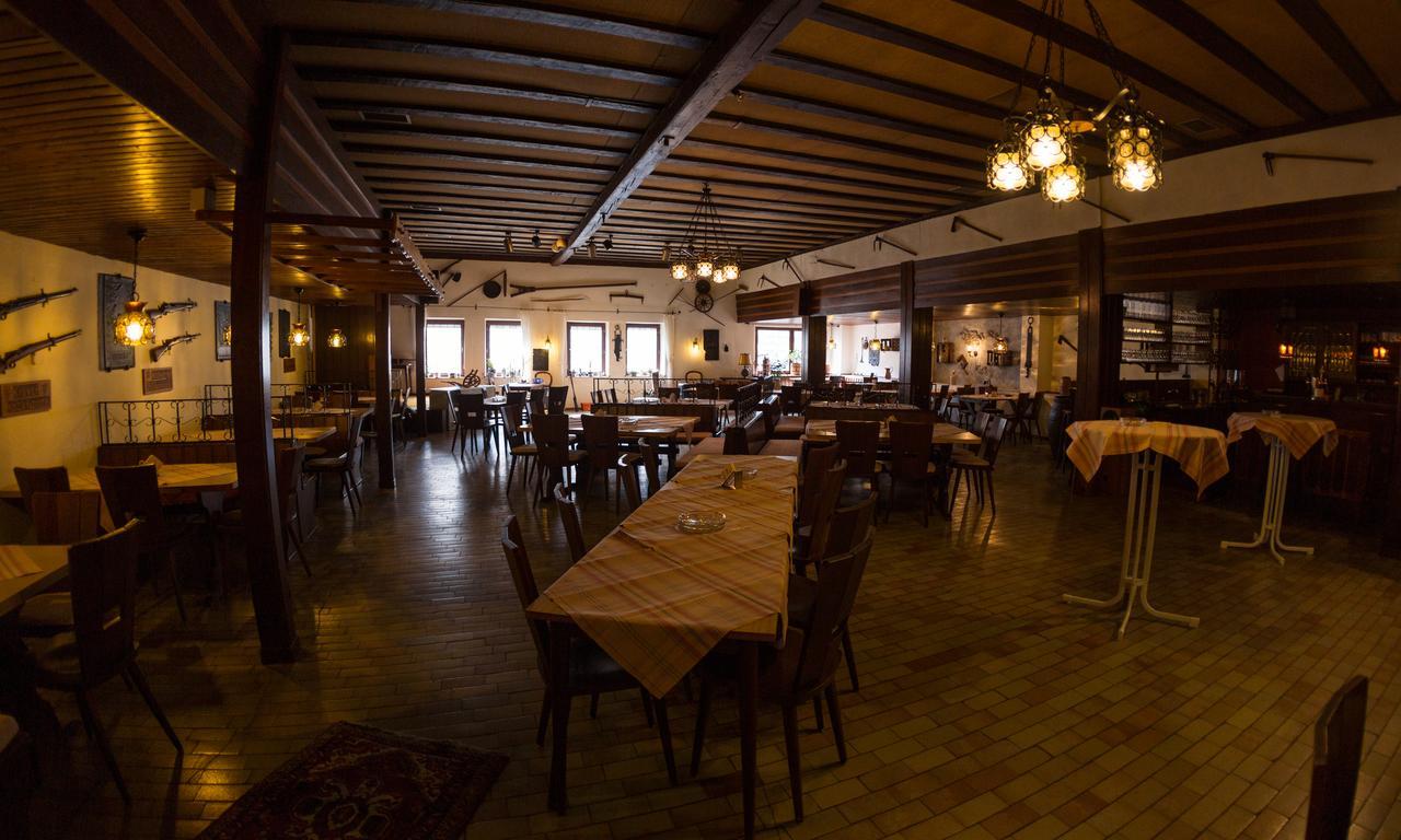 Hotel Reichsschenke Zum Ritter Gotz "Garni" Kröv Dış mekan fotoğraf