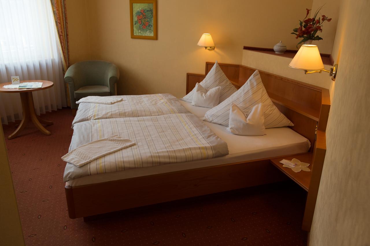 Hotel Reichsschenke Zum Ritter Gotz "Garni" Kröv Dış mekan fotoğraf